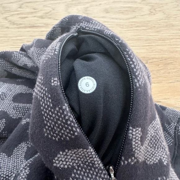 Lululemon Camo Pullover - Picture 3 of 4